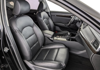 Подержанный автомобиль Kia K7 2019 года (24 фото)