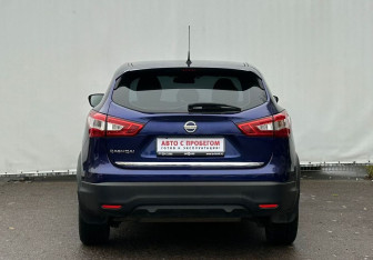 Подержанный автомобиль Nissan Qashqai 2015 года (6 фото)
