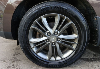 Подержанный автомобиль Hyundai ix35 2014 года (9 фото)