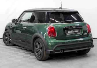 Подержанный автомобиль MINI Hatch 2021 года (8 фото)