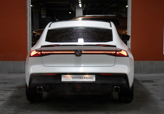 Подержанный автомобиль Changan UNI-V 2023 года (6 фото)