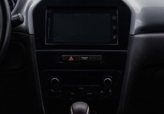 Подержанный автомобиль Suzuki Vitara 2015 года (14 фото)