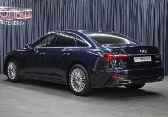 Подержанный автомобиль Audi A6 Sedan 2020 года (7 фото)