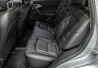 Подержанный автомобиль Geely Atlas 2019 года (18 фото)