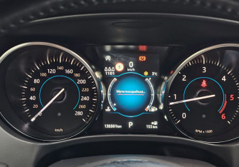 Подержанный автомобиль Jaguar F-Pace 2020 года (14 фото)