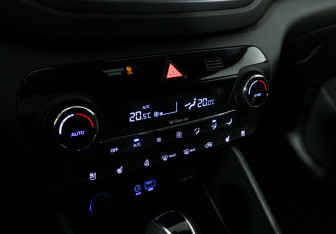 Подержанный автомобиль Hyundai Tucson 2016 года (15 фото)