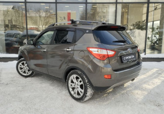 Подержанный автомобиль Changan CS35 2014 года (6 фото)