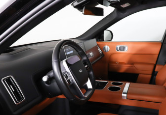 Подержанный автомобиль LiXiang L9 2023 года (9 фото)