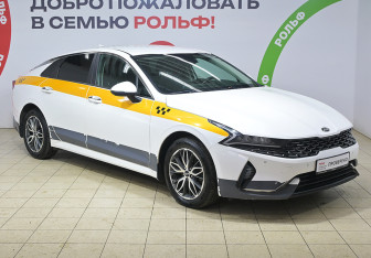 Подержанный автомобиль Kia K5 2020 года (3 фото)
