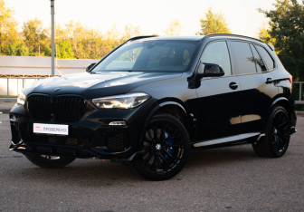 Подержанный автомобиль BMW X5 2019 года (2 фото)