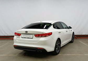 Подержанный автомобиль Kia Optima Sedan 2017 года (5 фото)