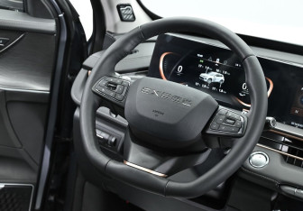 Подержанный автомобиль Exeed LX 2023 года (7 фото)