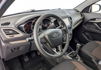Подержанный автомобиль LADA (ВАЗ) Vesta Sedan 2016 года (16 фото)