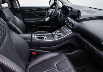 Подержанный автомобиль Hyundai Santa Fe 2021 года (9 фото)