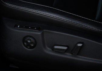 Подержанный автомобиль Skoda Superb Liftback 2012 года (15 фото)