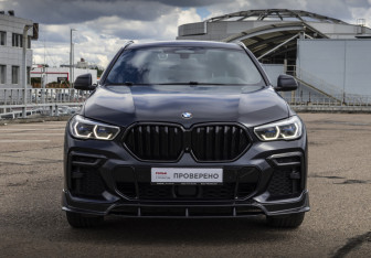 Подержанный автомобиль BMW X6 2021 года (2 фото)