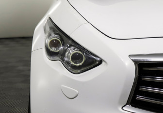 Подержанный автомобиль Infiniti QX70 2015 года (22 фото)
