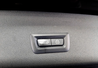 Подержанный автомобиль BMW X1 2020 года (25 фото)