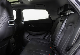 Подержанный автомобиль Omoda C5 2024 года (13 фото)