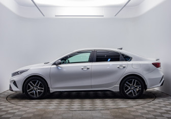 Подержанный автомобиль Kia Cerato Sedan 2021 года (2 фото)
