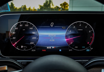 Подержанный автомобиль Mercedes-Benz GLE 2023 года (10 фото)