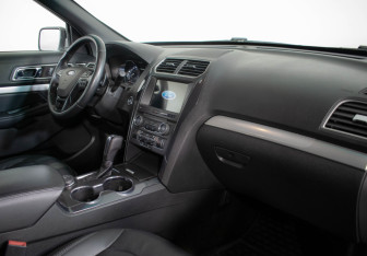 Подержанный автомобиль Ford Explorer 2018 года (9 фото)