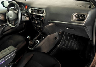 Подержанный автомобиль Peugeot 301 2013 года (10 фото)