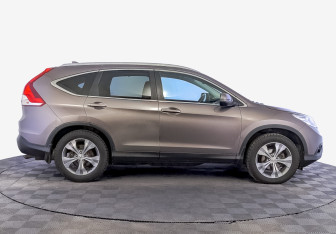 Подержанный автомобиль Honda CR-V 2013 года (4 фото)