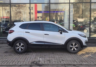 Подержанный автомобиль Renault Kaptur 2018 года (4 фото)