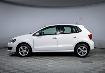 Подержанный автомобиль Volkswagen Polo Hatchback 2011 года (8 фото)