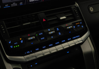 Подержанный автомобиль Toyota Land Cruiser Suv 2022 года (20 фото)