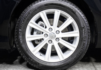 Подержанный автомобиль Toyota Camry Sedan 2013 года (27 фото)