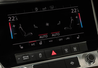 Подержанный автомобиль Audi A6 Sedan 2020 года (18 фото)