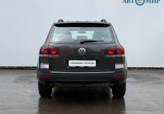Подержанный автомобиль Volkswagen Touareg 2009 года (6 фото)