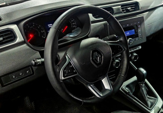 Подержанный автомобиль Renault Arkana 2019 года (12 фото)