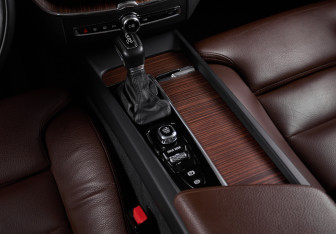 Подержанный автомобиль Volvo XC60 2019 года (15 фото)