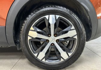 Подержанный автомобиль Peugeot 3008 2017 года (9 фото)