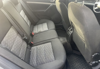 Подержанный автомобиль Skoda Octavia Liftback 2011 года (11 фото)