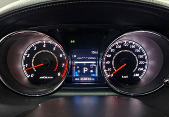 Подержанный автомобиль Peugeot 4007 2012 года (13 фото)