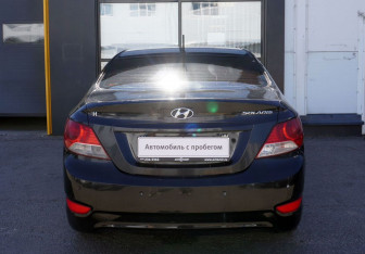 Подержанный автомобиль Hyundai Solaris Sedan 2011 года (6 фото)