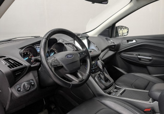 Подержанный автомобиль Ford Kuga 2017 года (15 фото)