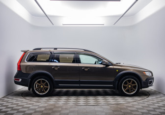 Подержанный автомобиль Volvo XC70 2012 года (6 фото)