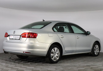 Подержанный автомобиль Volkswagen Jetta Sedan 2014 года (3 фото)