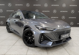 Подержанный автомобиль Changan UNI-V 2023 года (3 фото)