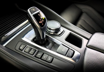 Подержанный автомобиль BMW X6 2016 года (28 фото)