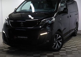 Подержанный автомобиль Peugeot Traveller 2021 года (22 фото)