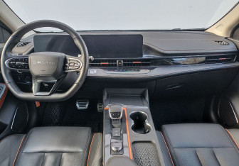 Подержанный автомобиль Omoda S5 GT 2023 года (12 фото)