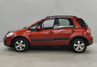 Подержанный автомобиль Suzuki SX4 Hatchback 2012 года (8 фото)
