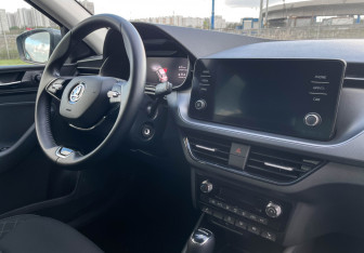 Подержанный автомобиль Skoda Rapid Liftback 2021 года (9 фото)