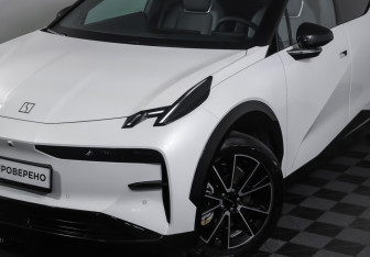 Подержанный автомобиль Zeekr X 2023 года (23 фото)